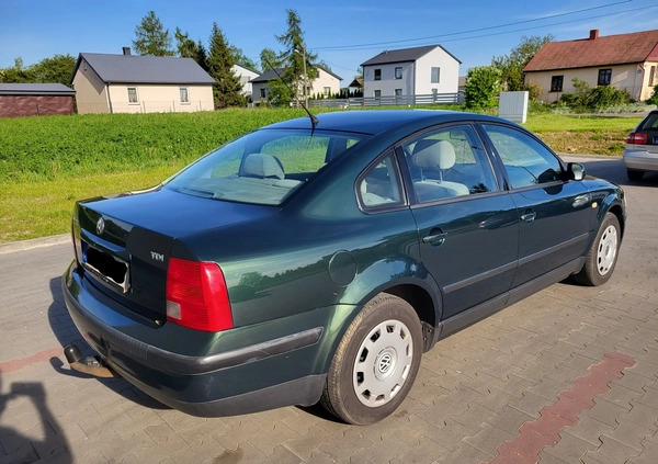 Volkswagen Passat cena 5999 przebieg: 372743, rok produkcji 1999 z Lublin małe 121